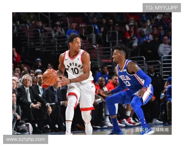 爵士球员圣诞节前最后穿搭秀展现运动风尚与节日气息