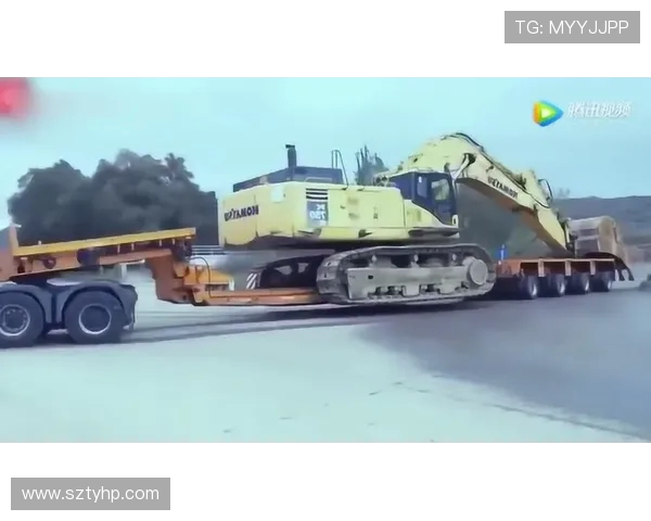 挖掘机型号：超大型挖机震撼